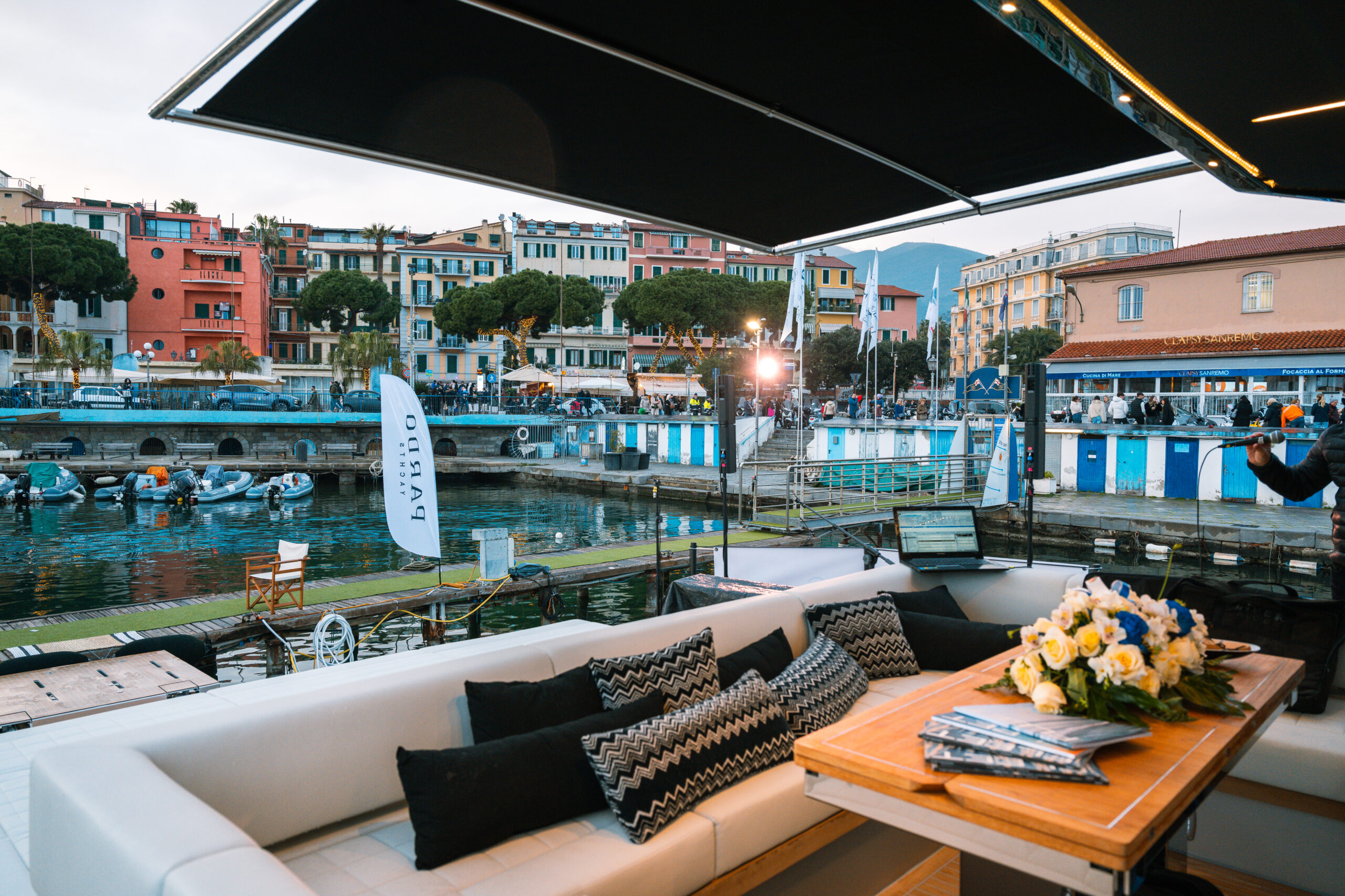 Durante il Festival di Sanremo, Oceanis Yachts ha presentato i suoi yacht di lusso, integrando musica, prestigio e lifestyle.